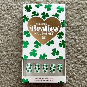 Red Aspen Besties Nail Dashes with Green Clover Design